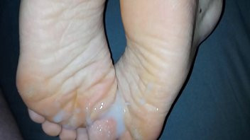 Play Cum on my sister sleepy feet