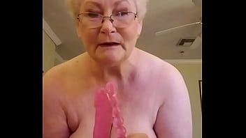 Play Terrytowngal Sexy Gilf Granny Strips to Excite You