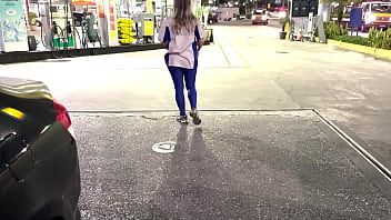 Play The attendant got naked at the station and gave ass on the street