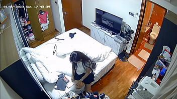 Play Girl in bedroom spycam 5
