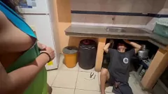 Play Muscular Plumber's Risky Taboo Sex with Big Tits Housewife