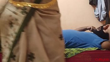 Play Desi indian unsatisfied House maid sucking driver dick and takes cum