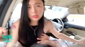 Play Swag高颜值网红脸女大生搭计程车忘记带钱包没有办法只好用身体来付款啪啪啪车震口爆国语对白