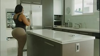 Play Kamyla Samone and Victoria Cakes Big Booty
